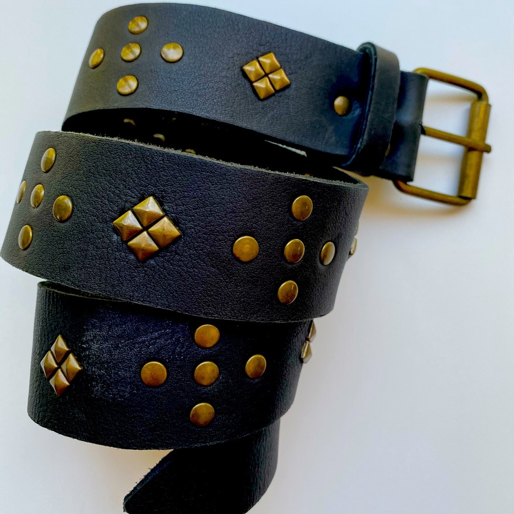 EN SHALLA leather and brass belt